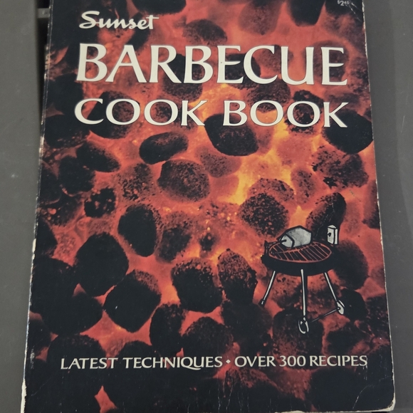 Sunset Barbecue Cook Book - Black and Red - Picture 1 of 2